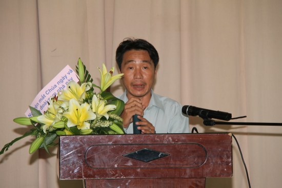Ông Nguyễn Tấn Phong - Phó chủ tịch UBND xã Thạnh Đức đại diện chính quyền chúc mừng Điểm nhóm
